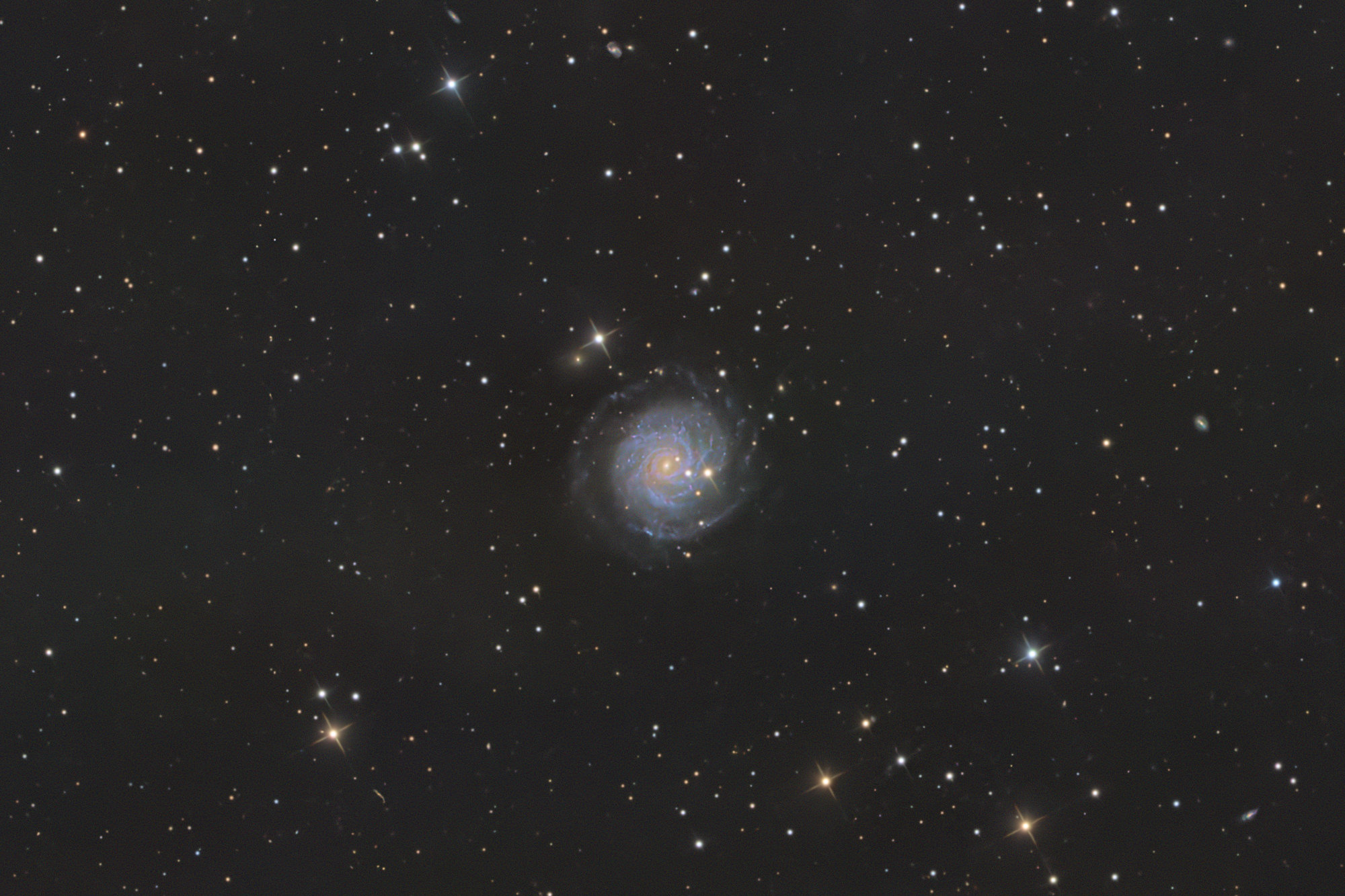NGC 3344 ist eine Balken-Spiralgalaxie mit ausgedehnten Sternentstehungsgebieten im Sternbild Kleiner Löwe am Nordsternhimmel.